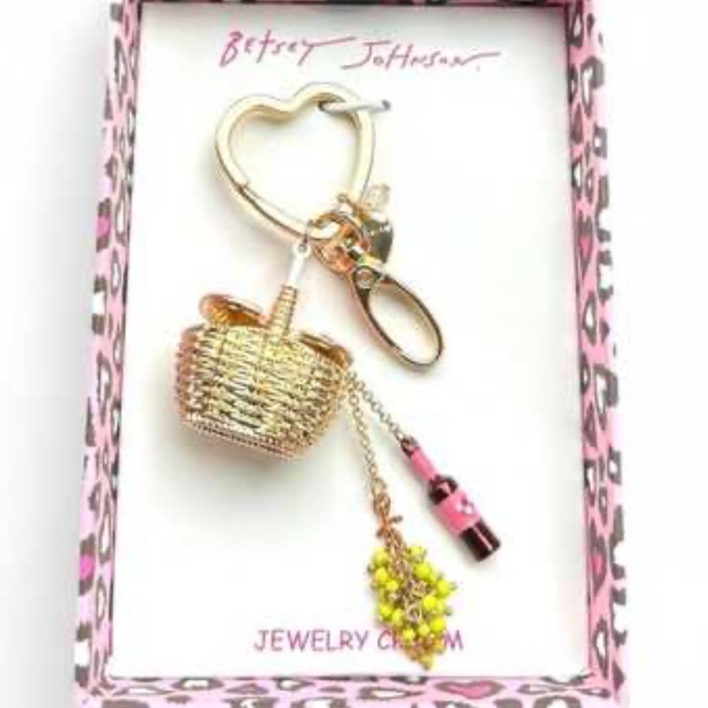 New Betsey Johnson Gold Tone Summer Picnic Bag Charm Wine Bottle & Grapes Charm - Picture 1 of 16